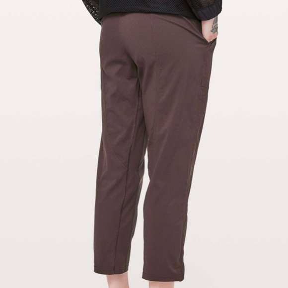 Lululemon Black Satin Dance Studio Crop size 4 - Picture 2 of 10